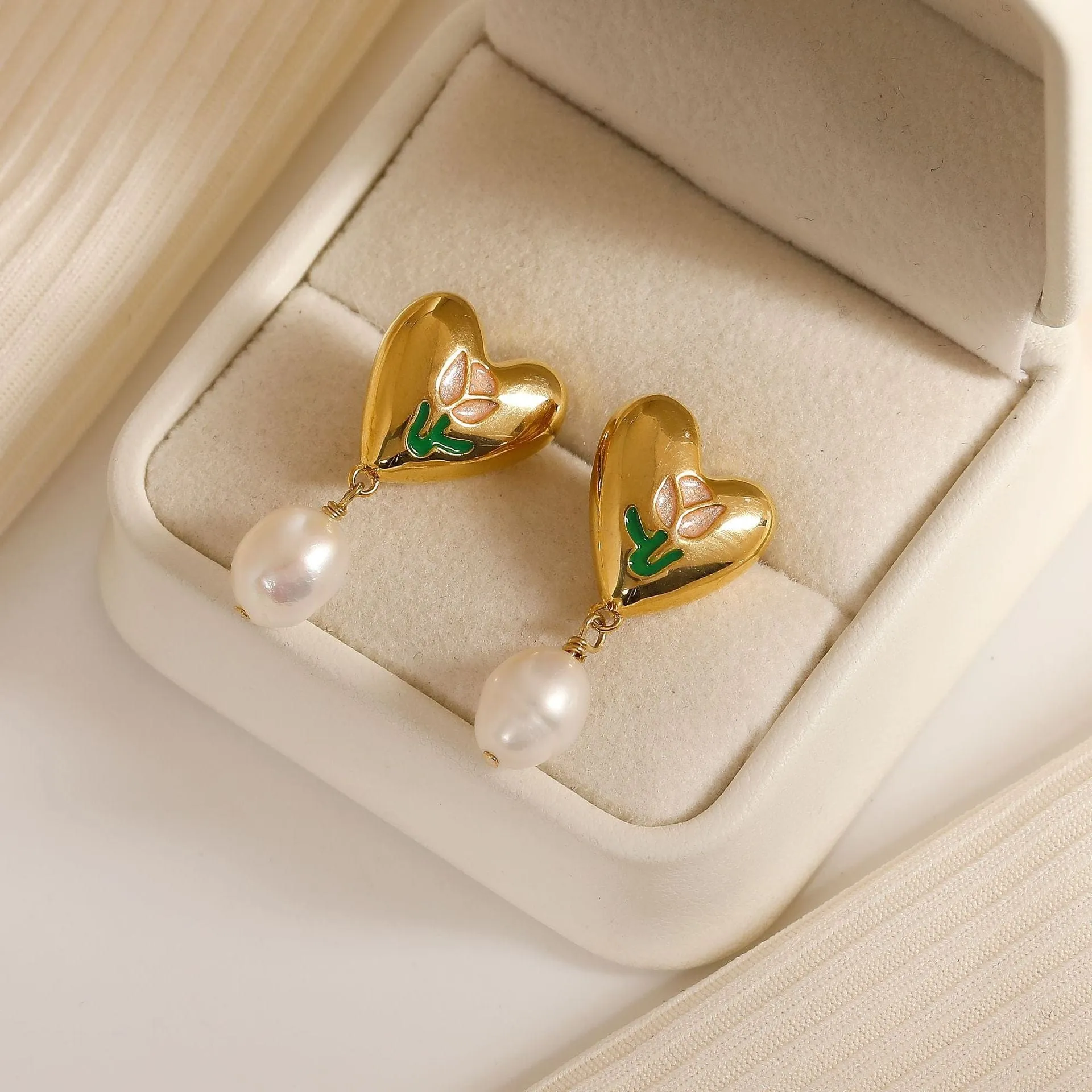 Chic Enamel Tulip Heart Pearl Earrings