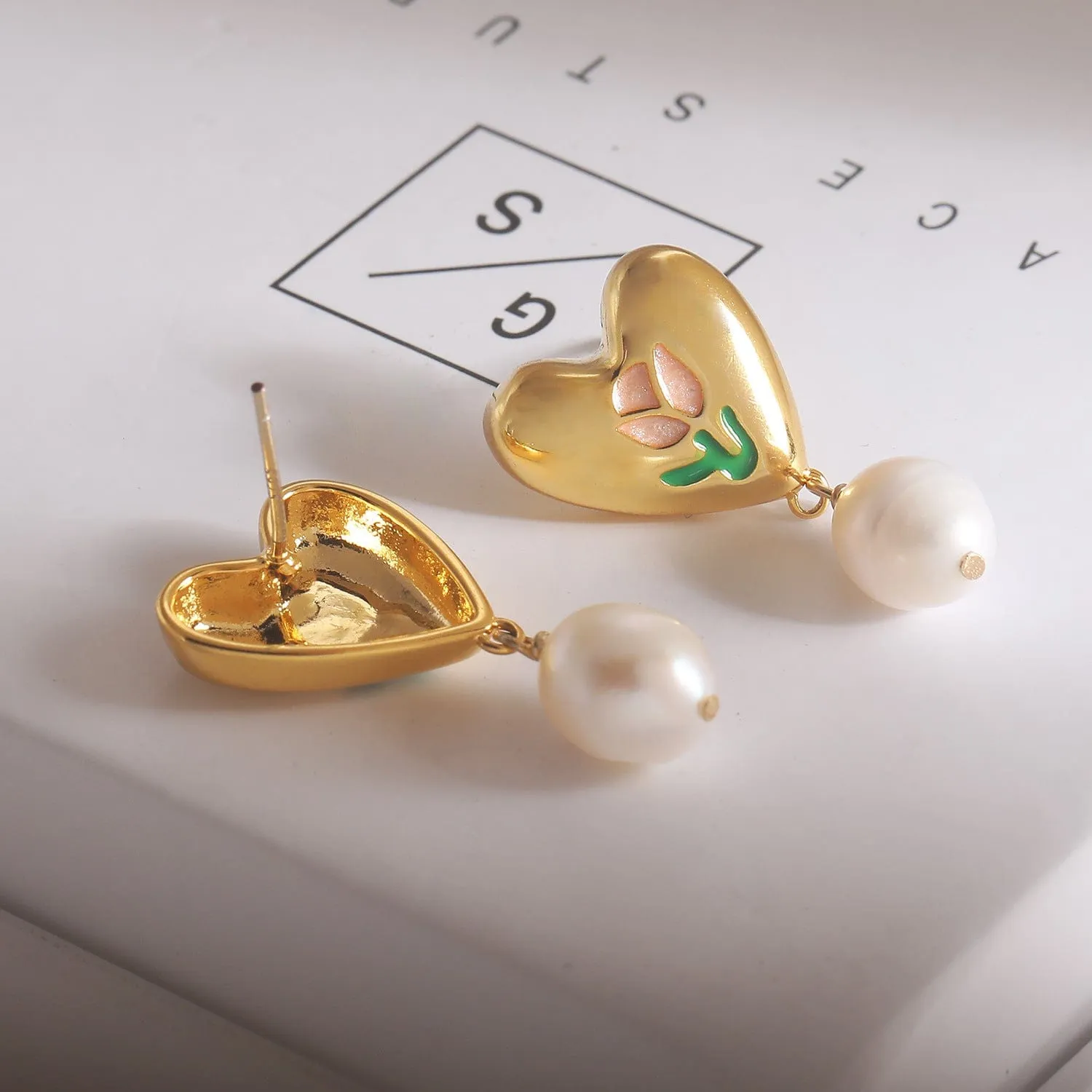 Chic Enamel Tulip Heart Pearl Earrings