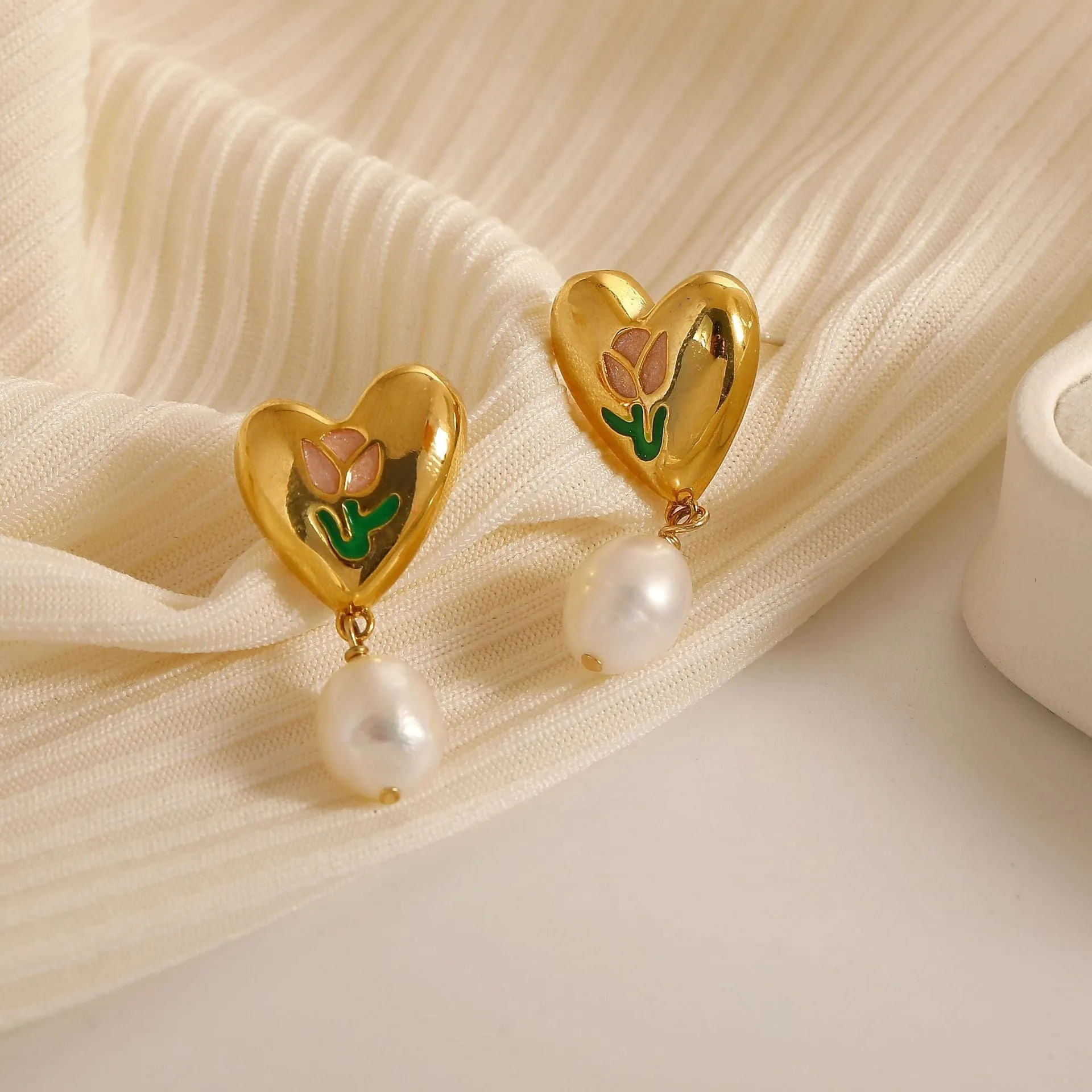 Chic Enamel Tulip Heart Pearl Earrings