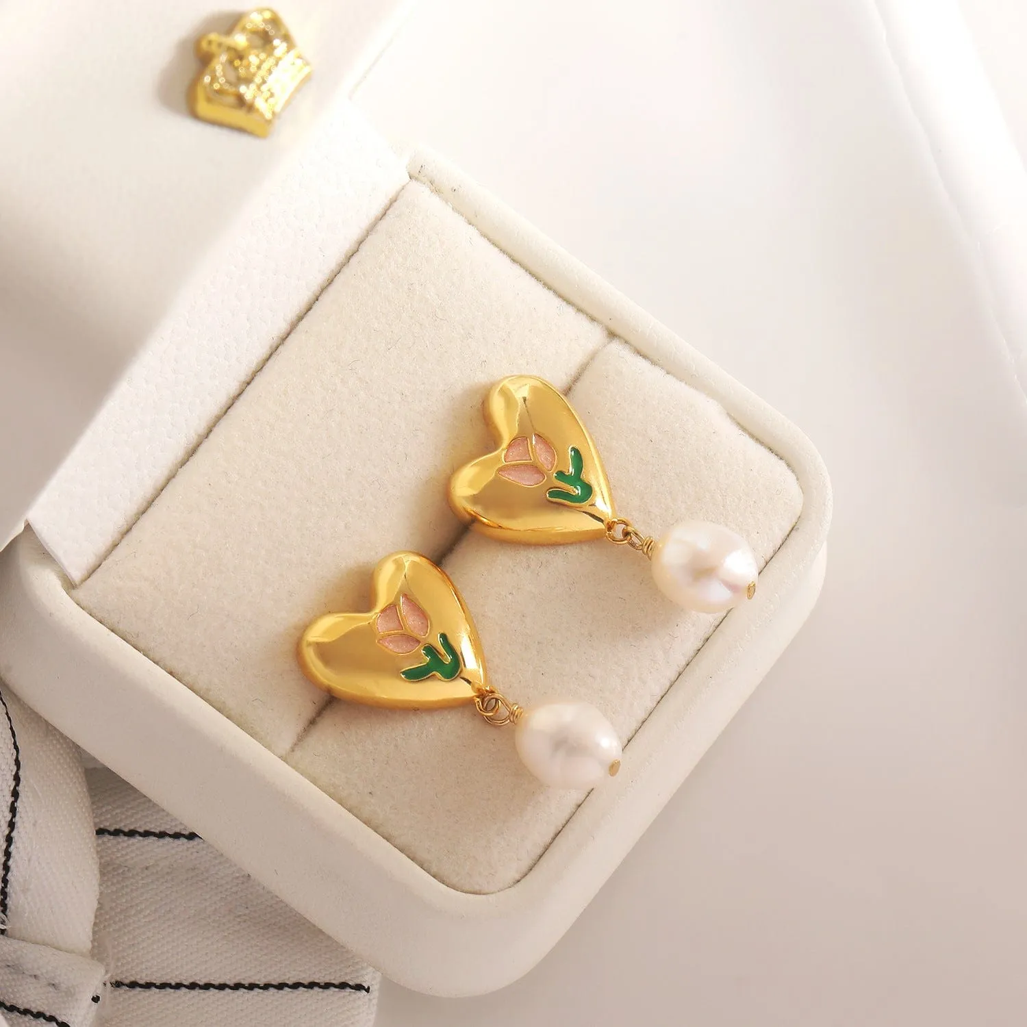 Chic Enamel Tulip Heart Pearl Earrings