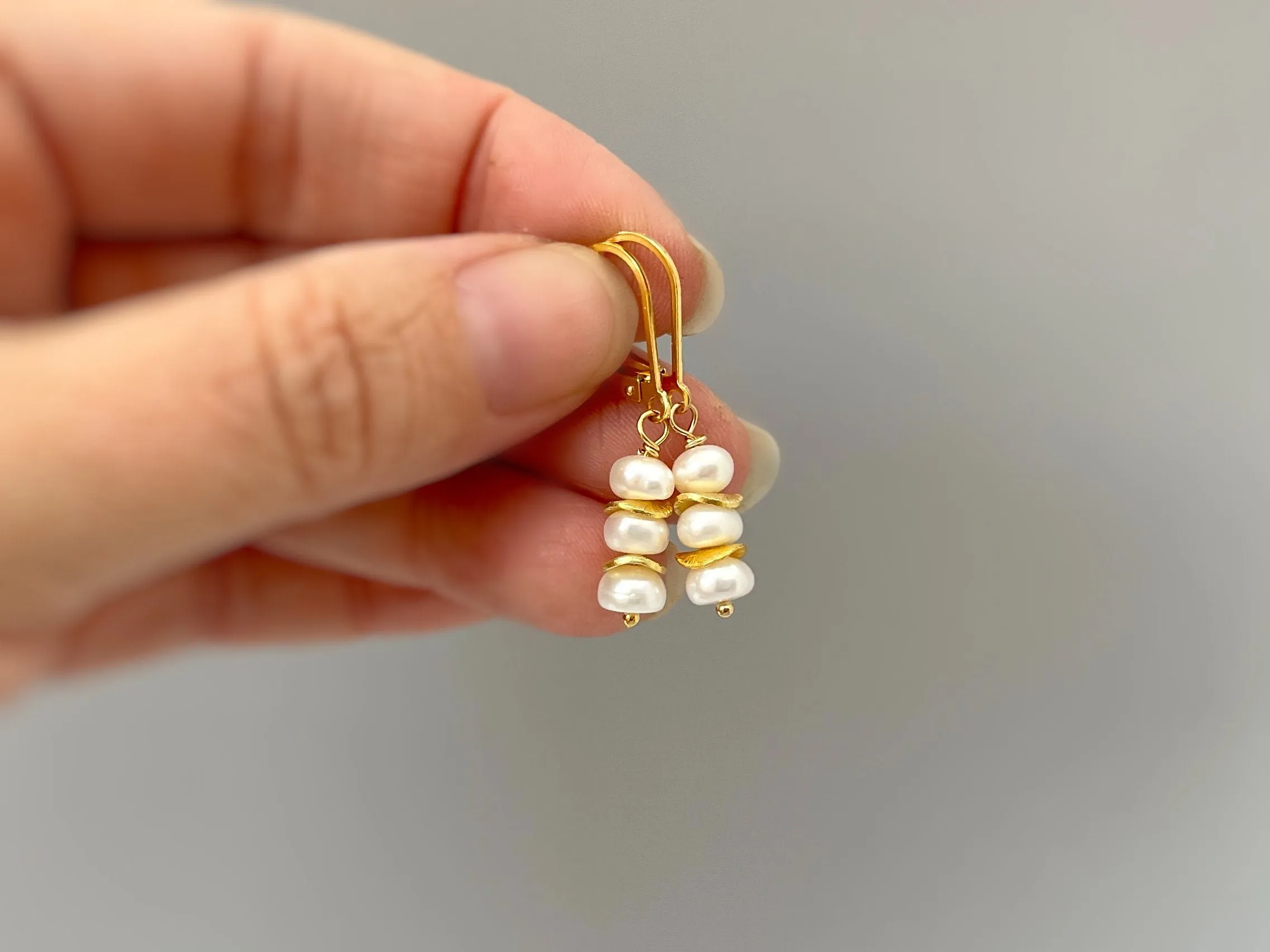 Dainty Pearl drop earrings, 14k Gold, Boho freshwater pearl lightweight earrings