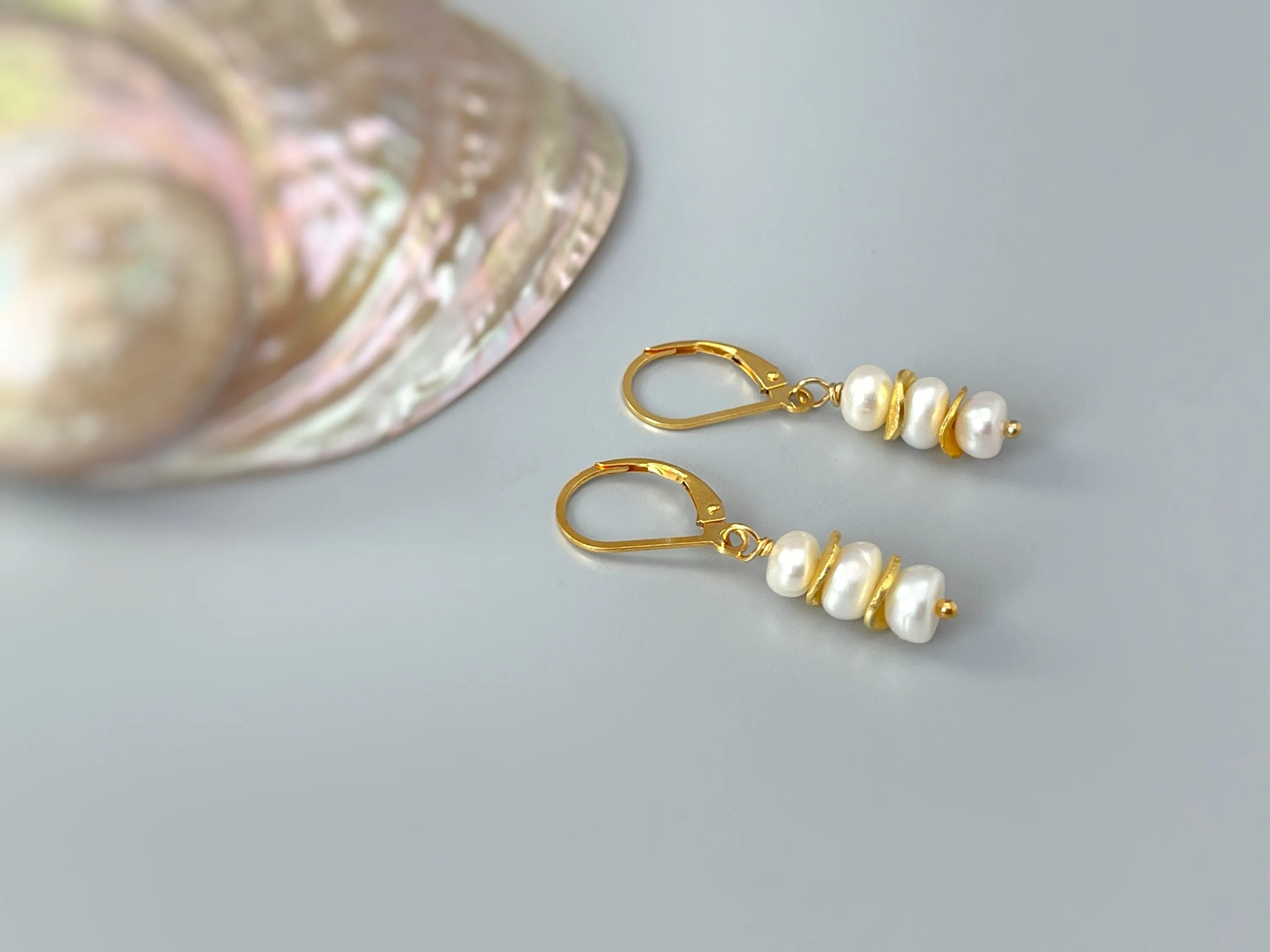 Dainty Pearl drop earrings, 14k Gold, Boho freshwater pearl lightweight earrings