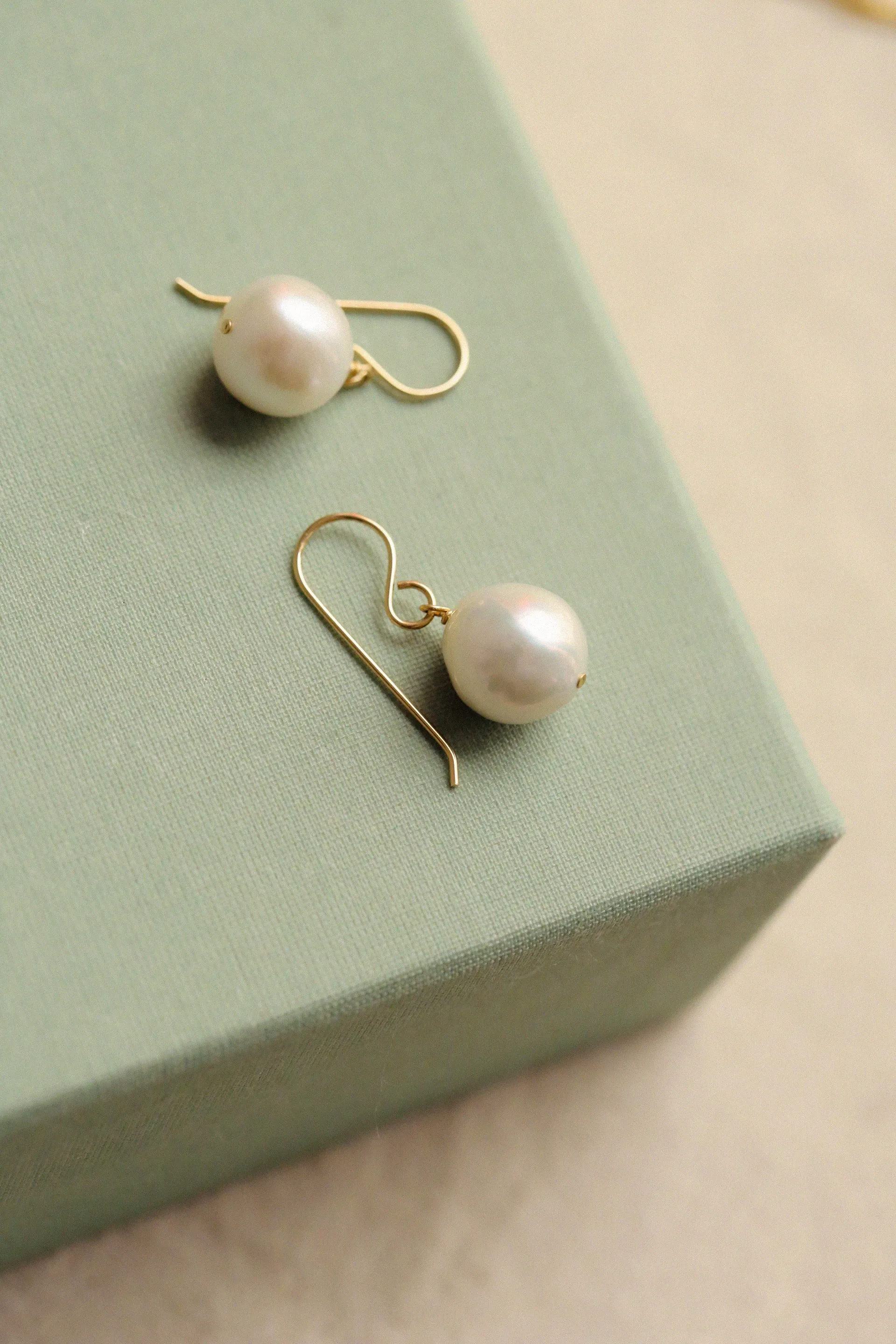 Olivia Pearl Earrings