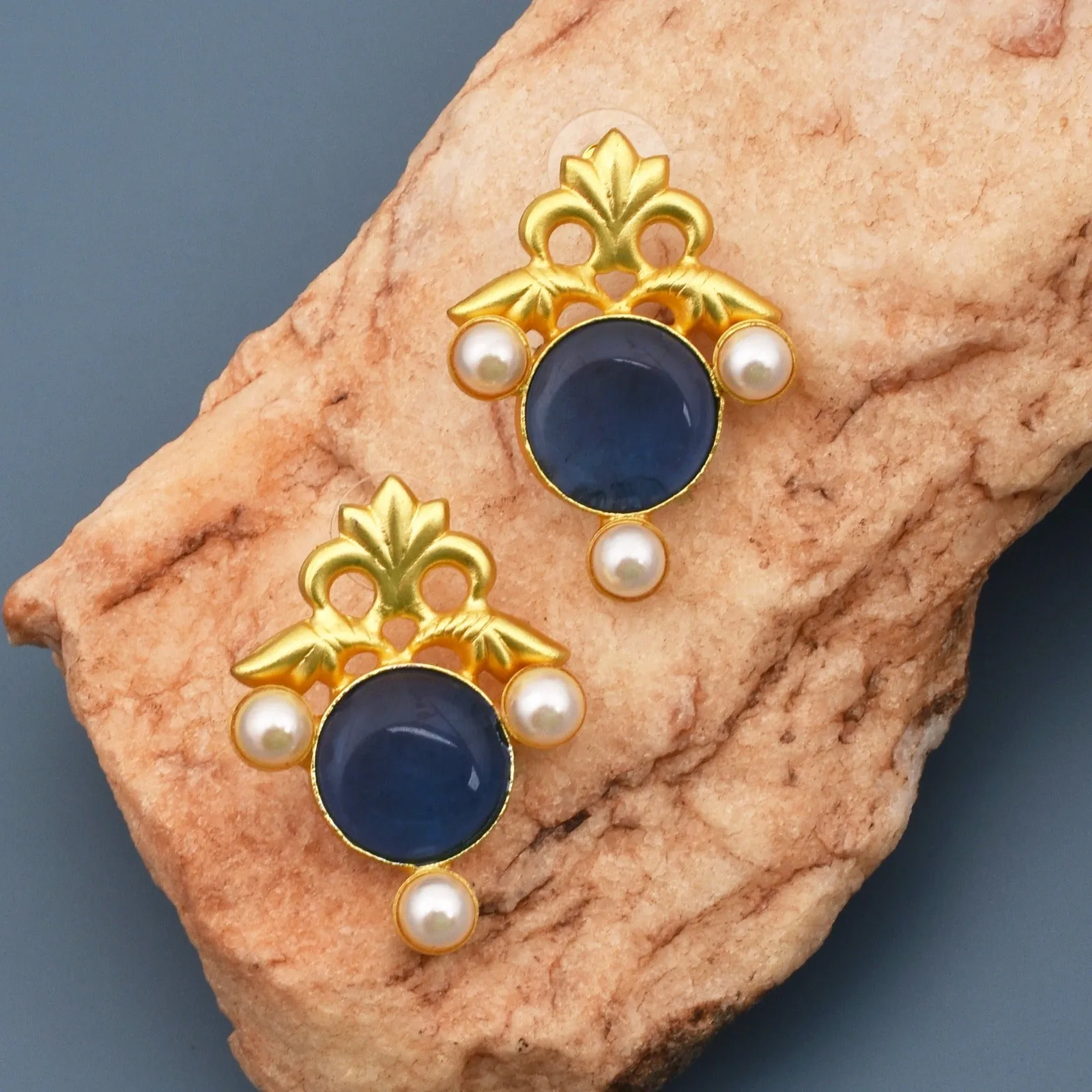 Raya Matte Gold Studs