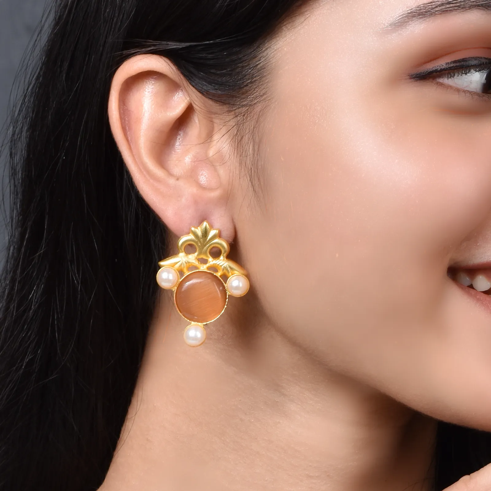 Raya Matte Gold Studs