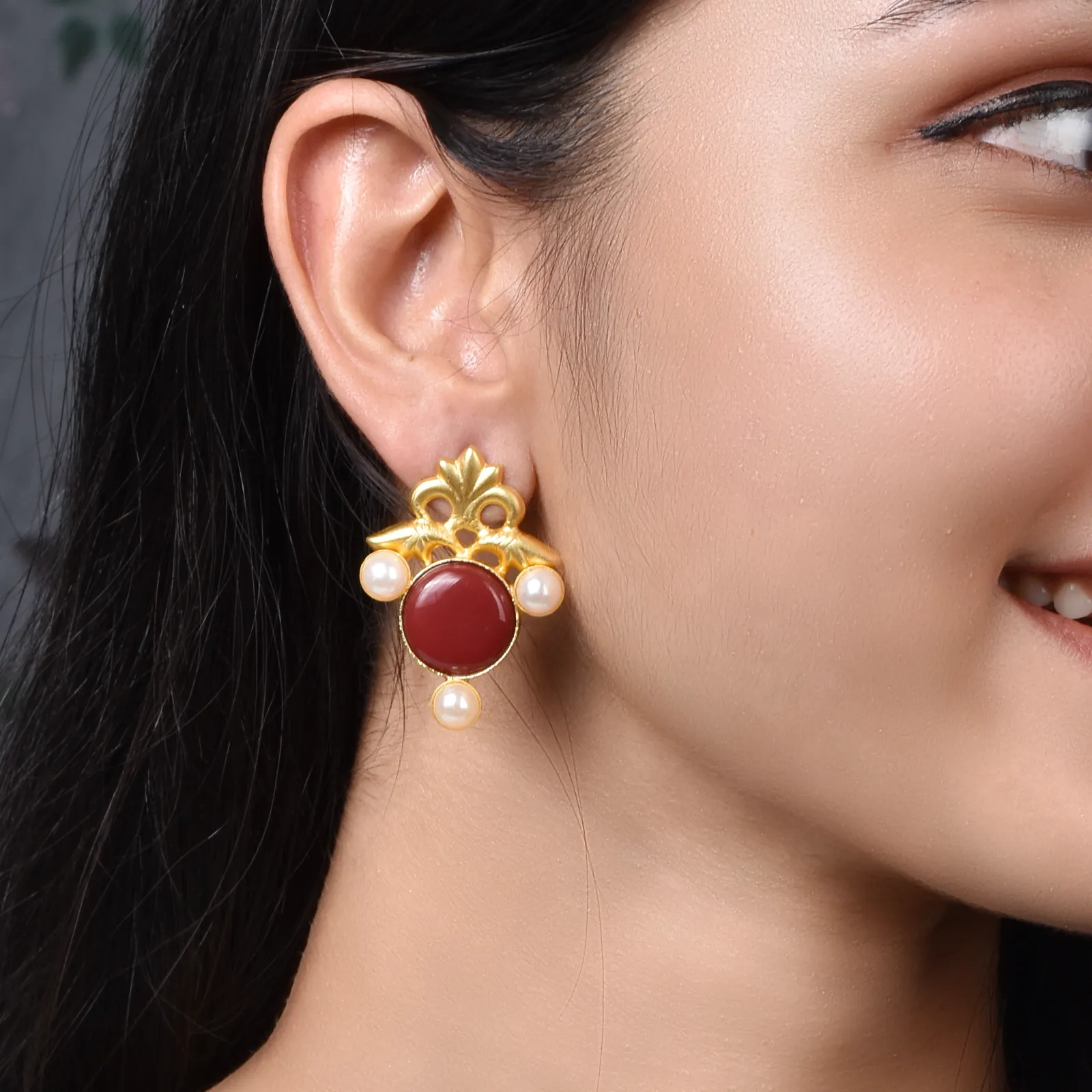 Raya Matte Gold Studs